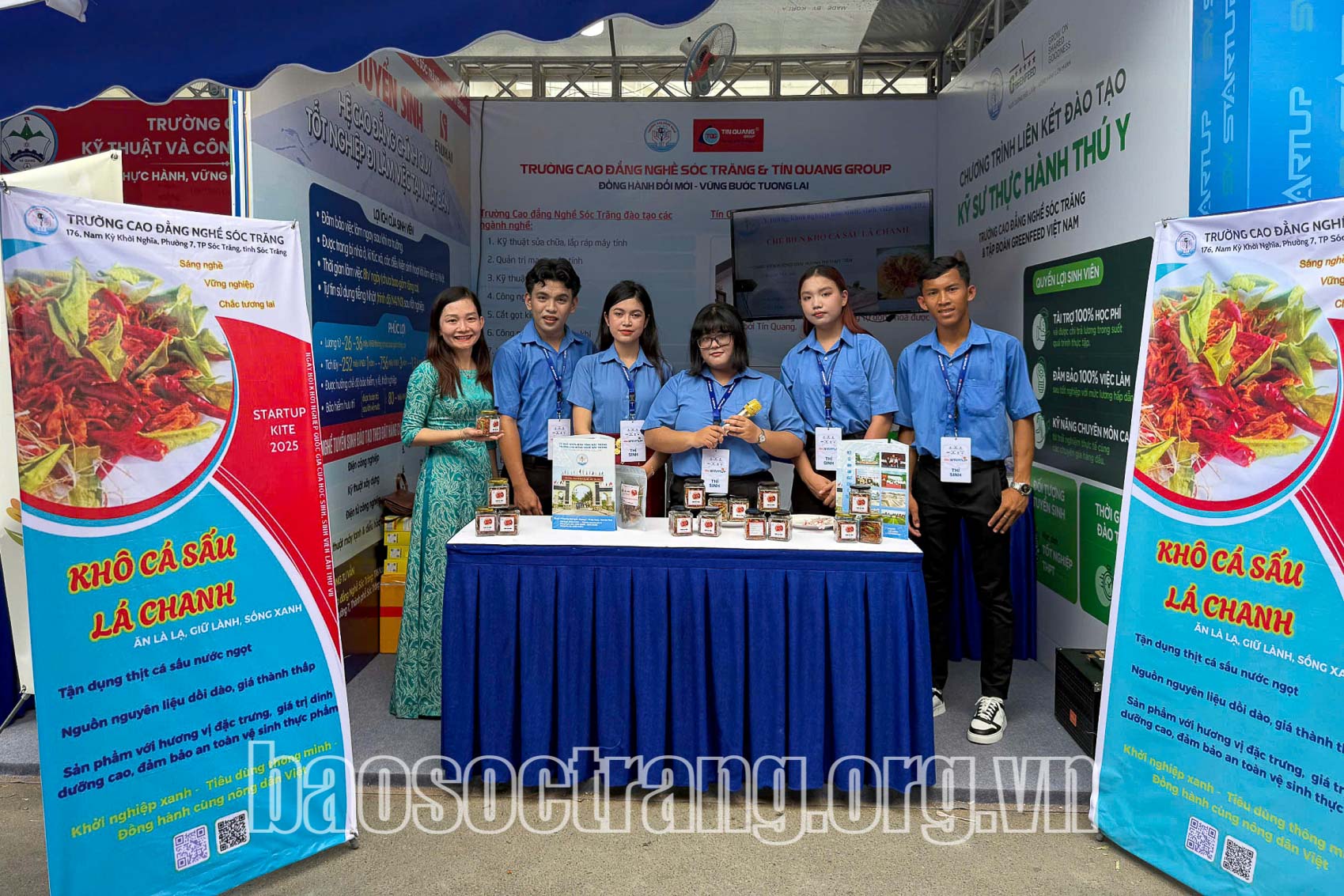 Độc đáo món khô cá sấu lá chanh