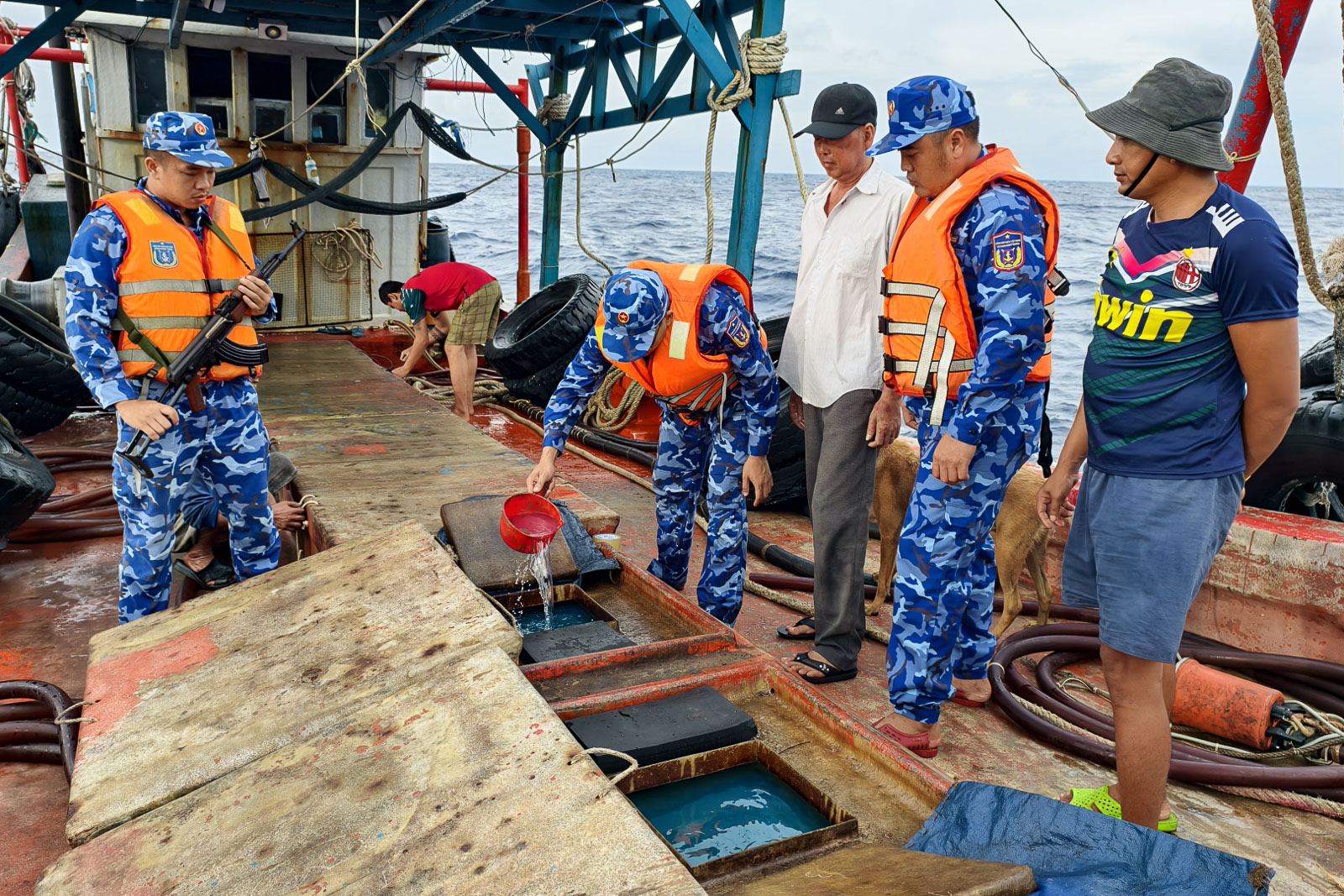 Bộ Tư lệnh Vùng Cảnh sát biển 4: Bắt giữ tàu vận chuyển khoảng 50.000 lít dầu DO trái phép trên vùng biển Tây Nam