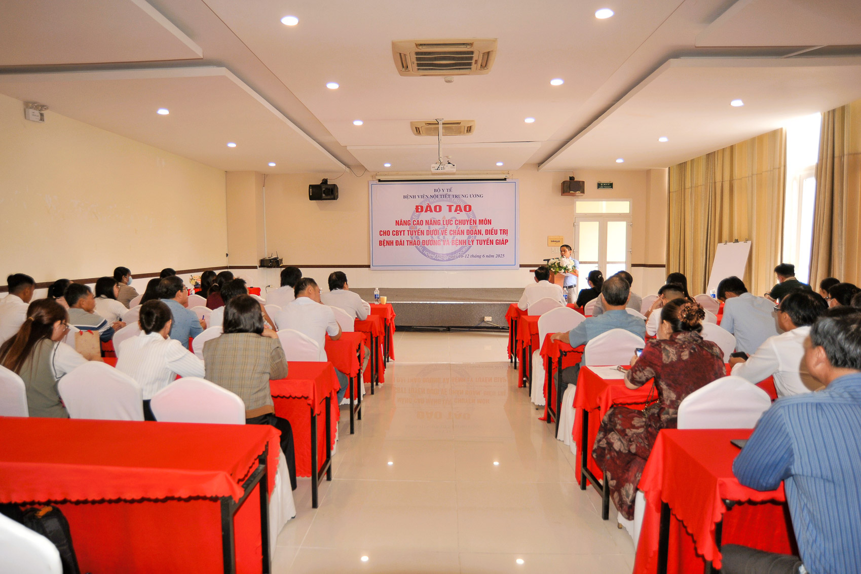 Đào tạo nâng cao năng lực chuyên môn chẩn đoán, điều trị bệnh lý nội tiết