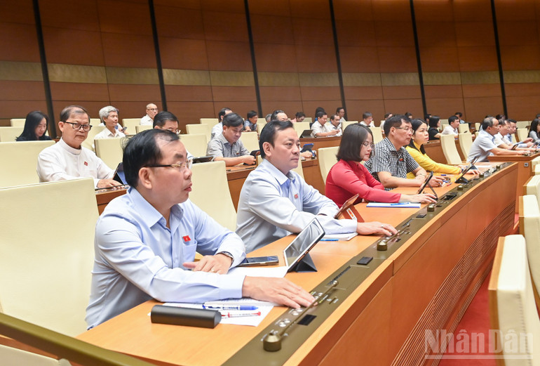 Quốc hội chốt mức hưởng trợ cấp thất nghiệp bằng 60% bình quân tiền lương đóng