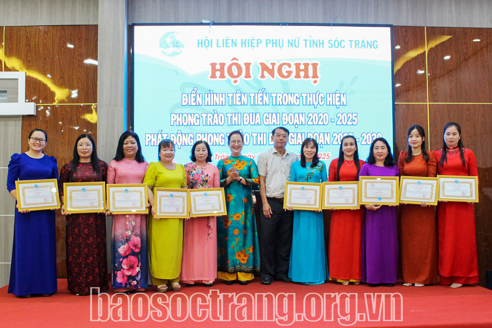 Biểu dương, khen thưởng 29 tập thể, 61 cá nhân phụ nữ điển hình tiên tiến