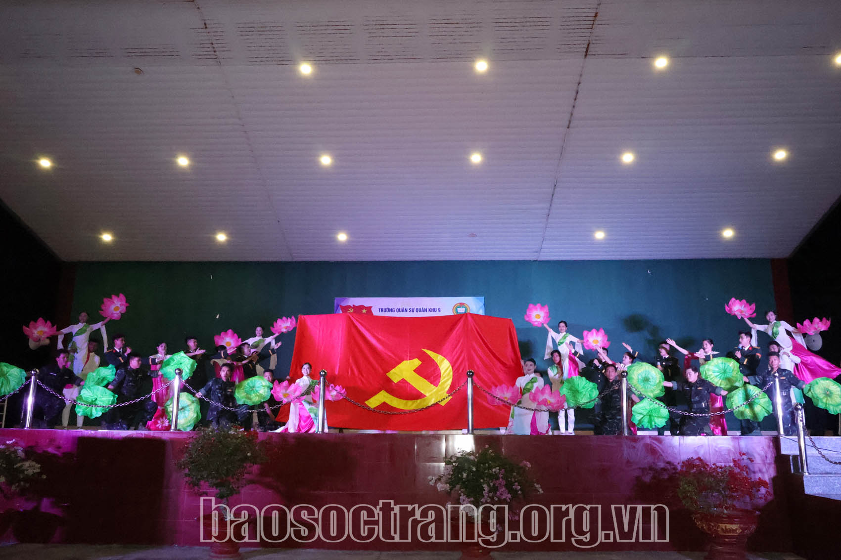 Tổ chức chương trình văn nghệ đặc biệt chào mừng Đại hội đại biểu Đảng bộ Trường Quân sự lần thứ XIII, nhiệm kỳ 2025 - 2030