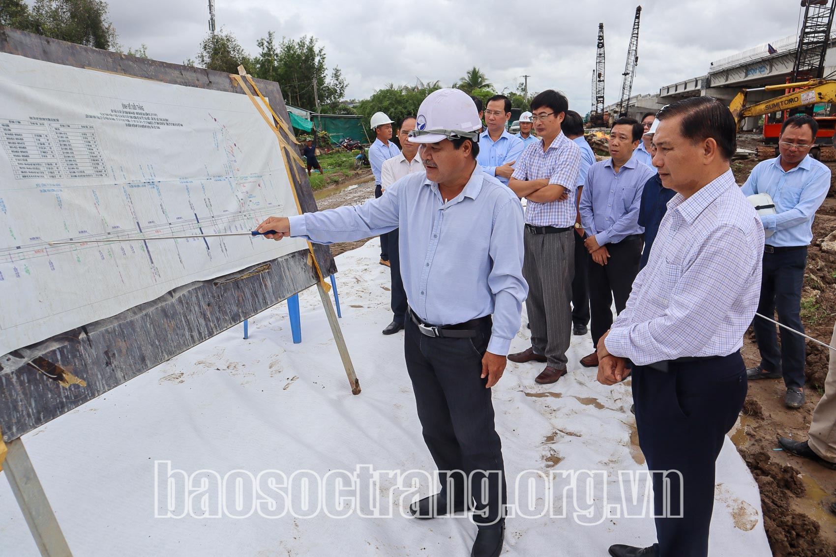 Song hành giải ngân vốn và giải phóng mặt bằng thực hiện các dự án trọng điểm