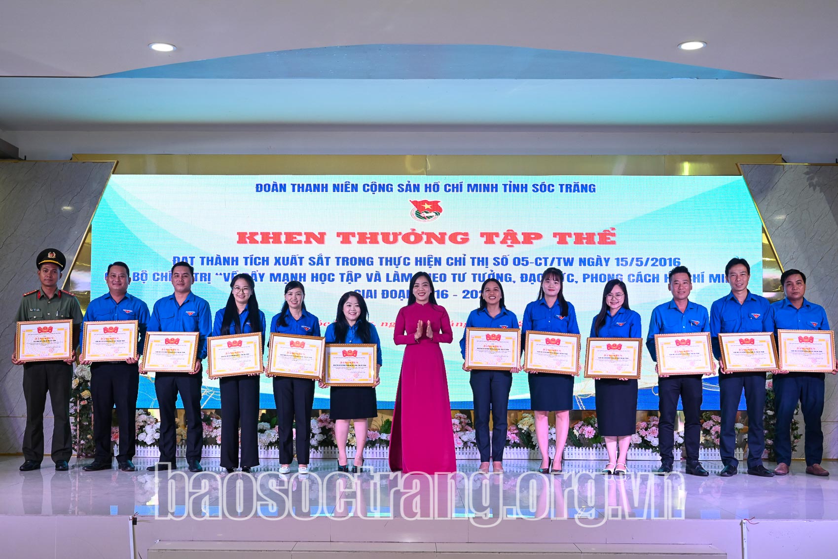 Khen thưởng 12 tập thể, 32 cá nhân có thành tích xuất sắc trong việc thực hiện Chỉ thị số 05 của Bộ Chính trị