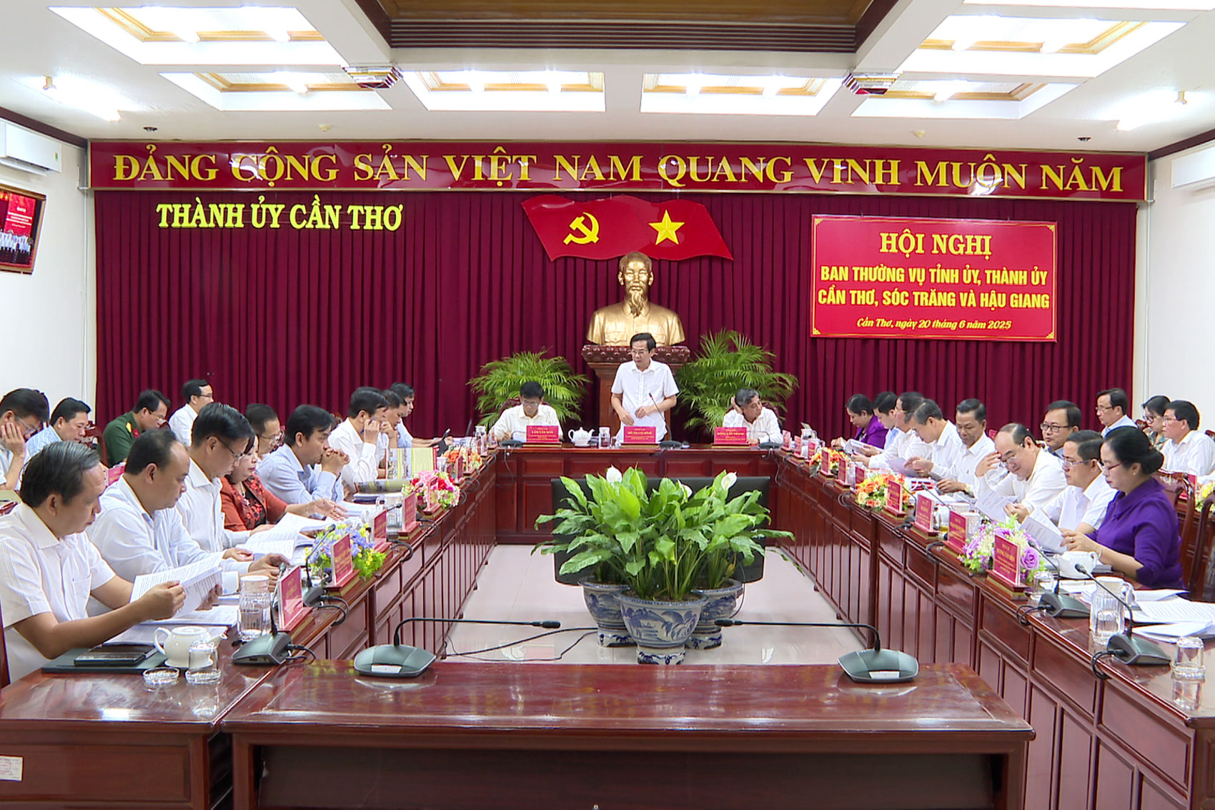 Ban Thường vụ Thành ủy Cần Thơ, Tỉnh ủy Sóc Trăng và Hậu Giang họp đóng góp việc hợp nhất, sáp nhập, sắp xếp tổ chức bộ máy 3 địa phương