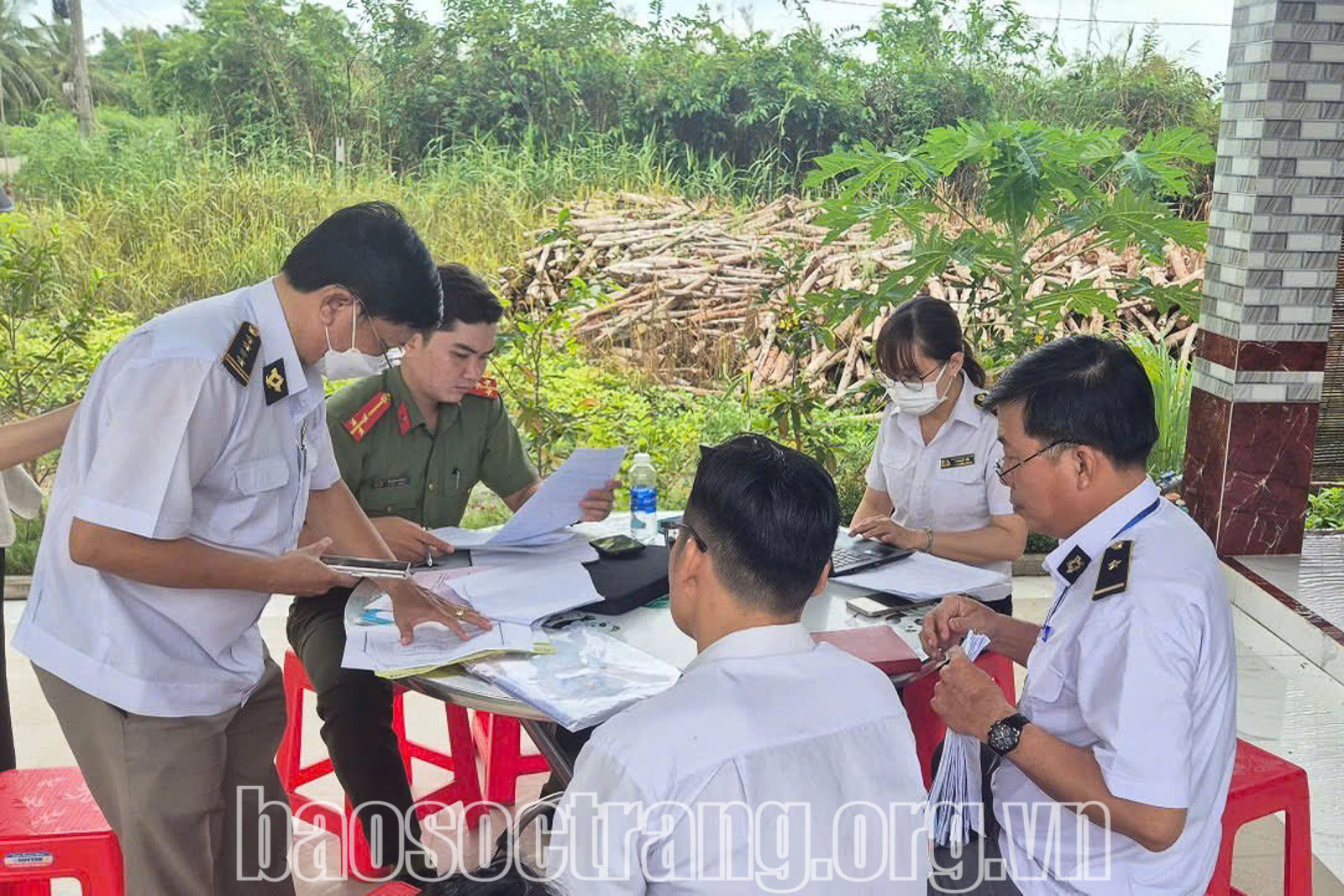 Chủ tịch UBND tỉnh Sóc Trăng chỉ đạo “nóng” xác minh thông tin liên quan các địa điểm kinh doanh của Công ty C.P Việt Nam